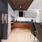 Diamond Apartment By Renters Prestige